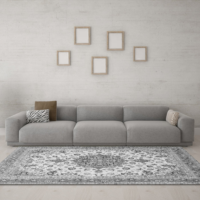 Machine Washable Persian Gray Traditional Rug in a Living Room,, wshtr4663gry