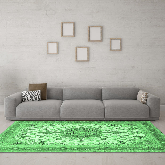 Machine Washable Persian Emerald Green Traditional Area Rugs in a Living Room,, wshtr4663emgrn