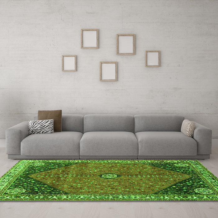 Machine Washable Medallion Green Traditional Area Rugs in a Living Room,, wshtr4664grn