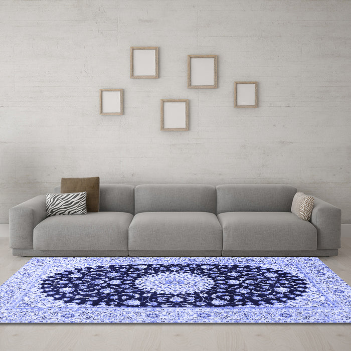 Machine Washable Medallion Blue Traditional Rug in a Living Room, wshtr4666blu