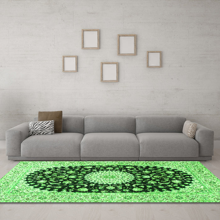 Machine Washable Medallion Green Traditional Area Rugs in a Living Room,, wshtr4666grn