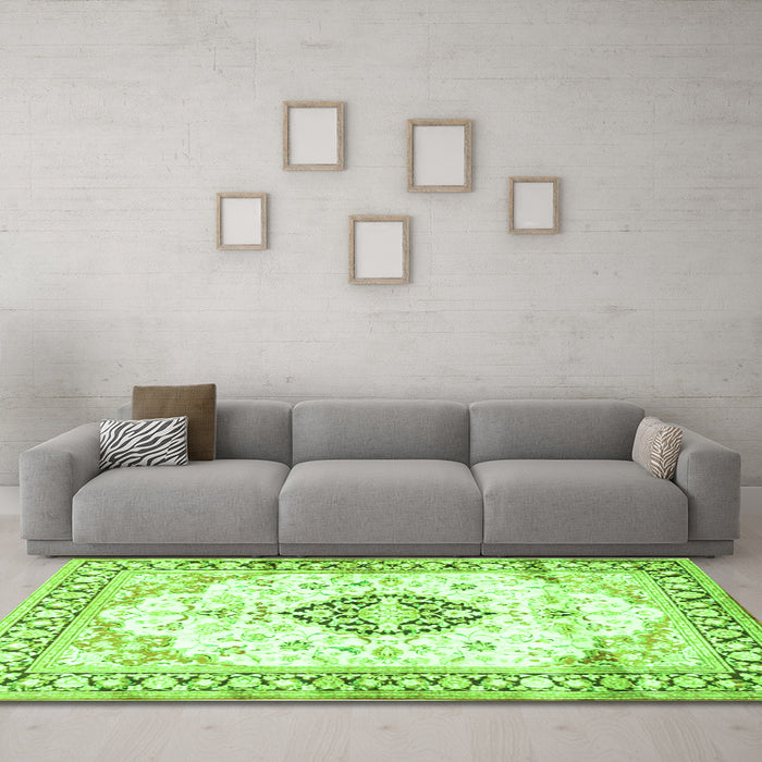 Machine Washable Medallion Green Traditional Area Rugs in a Living Room,, wshtr4669grn