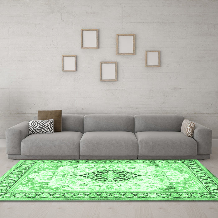 Machine Washable Medallion Emerald Green Traditional Area Rugs in a Living Room,, wshtr4669emgrn