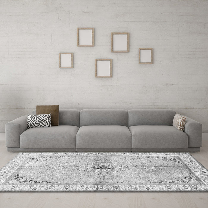 Machine Washable Medallion Gray Traditional Rug in a Living Room,, wshtr4670gry