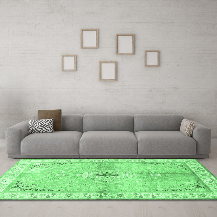 Machine Washable Medallion Emerald Green Traditional Area Rugs in a Living Room,, wshtr4670emgrn