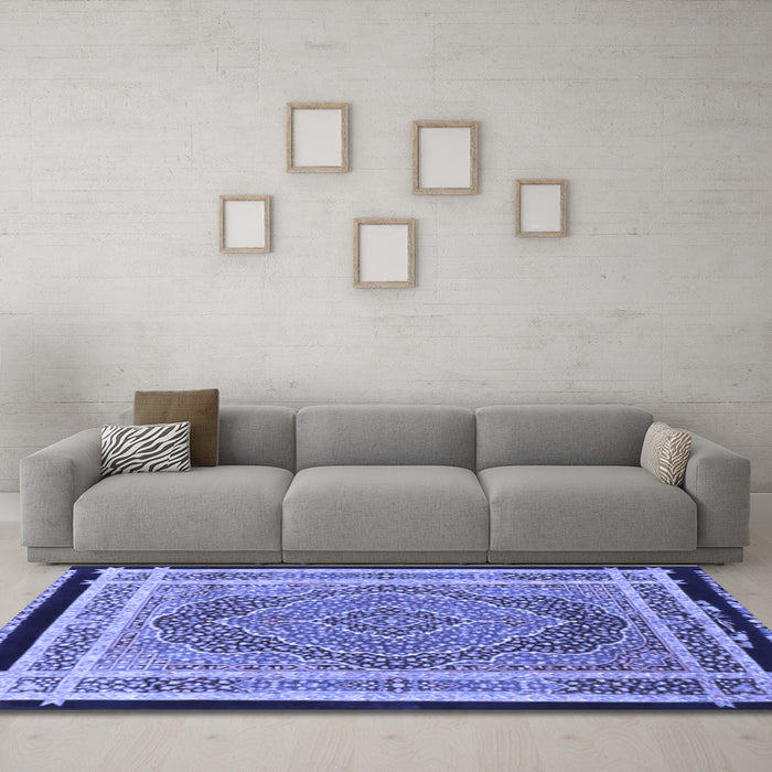 Machine Washable Persian Blue Traditional Rug in a Living Room, wshtr4675blu