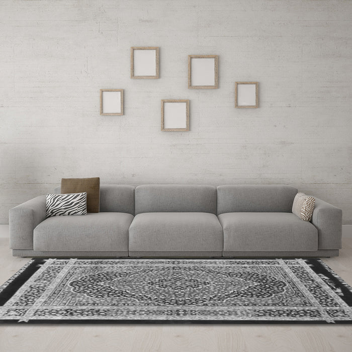 Machine Washable Persian Gray Traditional Rug in a Living Room,, wshtr4675gry