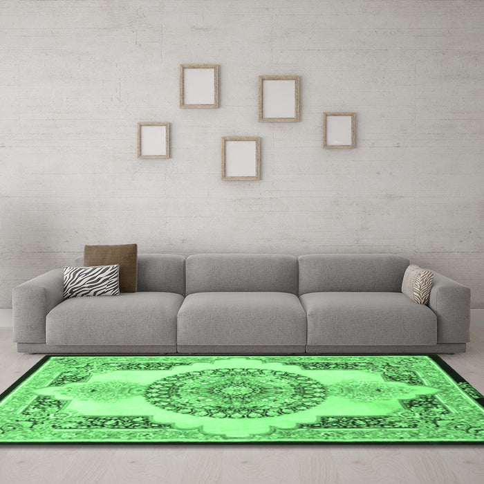Machine Washable Persian Emerald Green Traditional Area Rugs in a Living Room,, wshtr4676emgrn