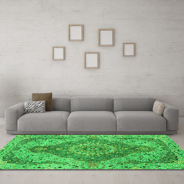 Machine Washable Medallion Green Traditional Area Rugs in a Living Room,, wshtr4677grn