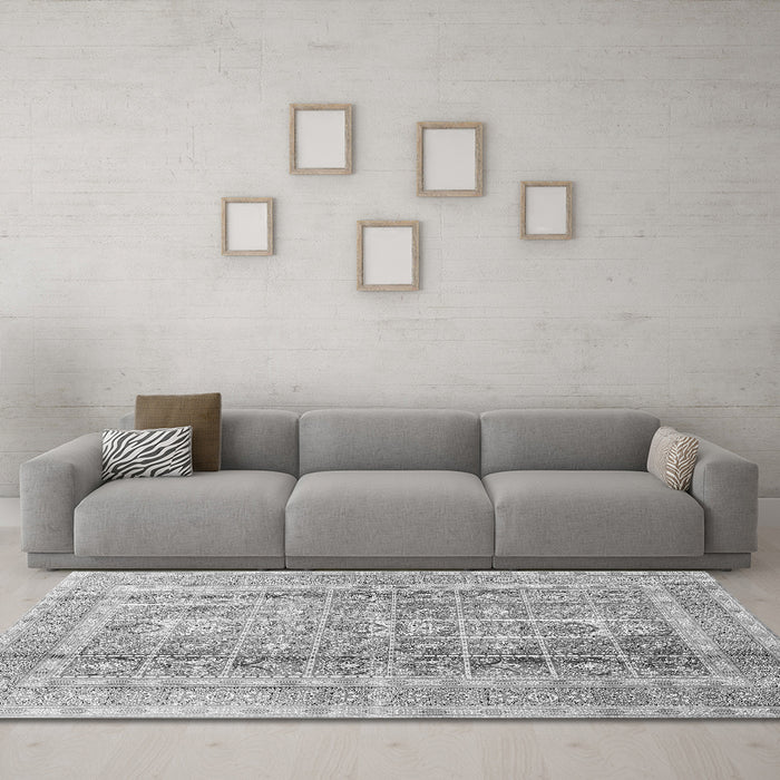 Machine Washable Persian Gray Traditional Rug in a Living Room,, wshtr4678gry