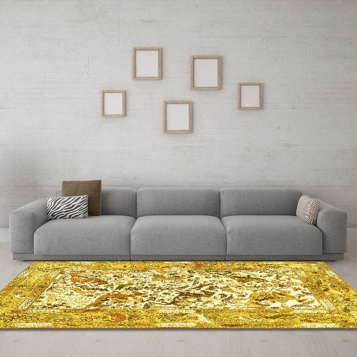 Machine Washable Animal Yellow Traditional Rug in a Living Room, wshtr4679yw