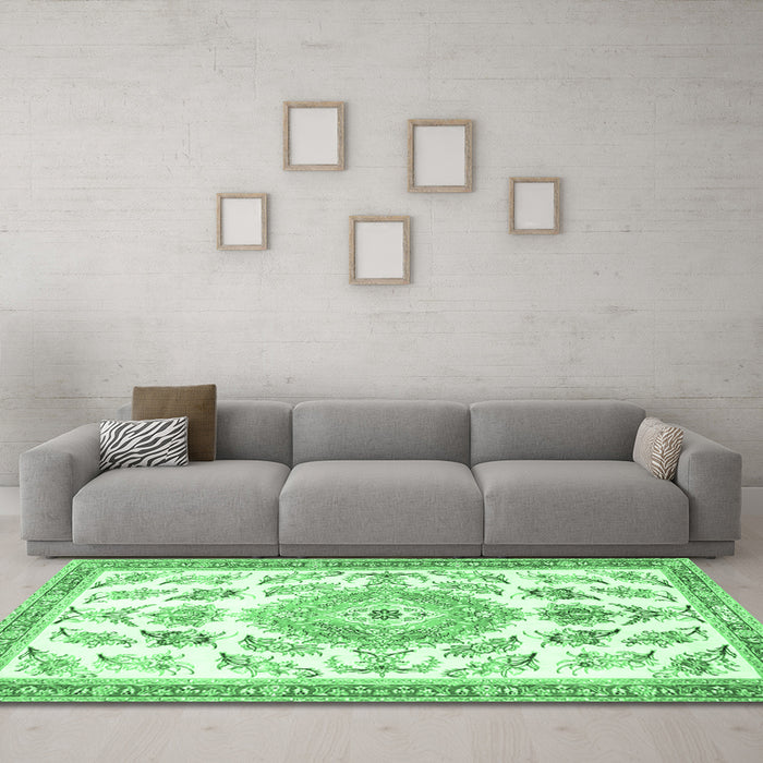 Machine Washable Medallion Emerald Green Traditional Area Rugs in a Living Room,, wshtr4680emgrn