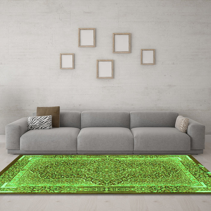 Machine Washable Medallion Green Traditional Area Rugs in a Living Room,, wshtr4681grn