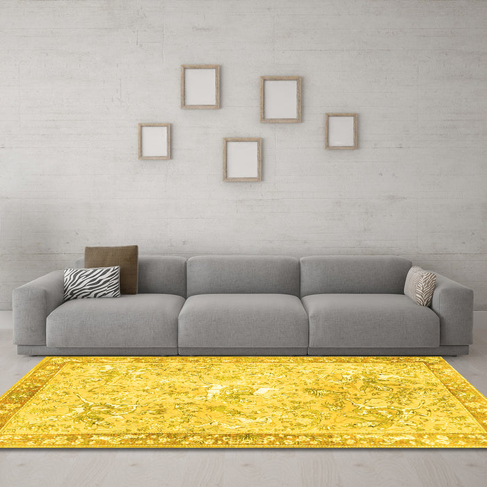 Machine Washable Animal Yellow Traditional Rug in a Living Room, wshtr4682yw