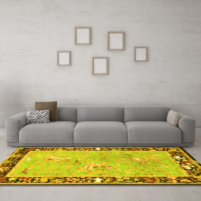 Machine Washable Animal Yellow Traditional Rug in a Living Room, wshtr4684yw