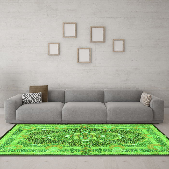 Machine Washable Persian Green Traditional Area Rugs in a Living Room,, wshtr4687grn