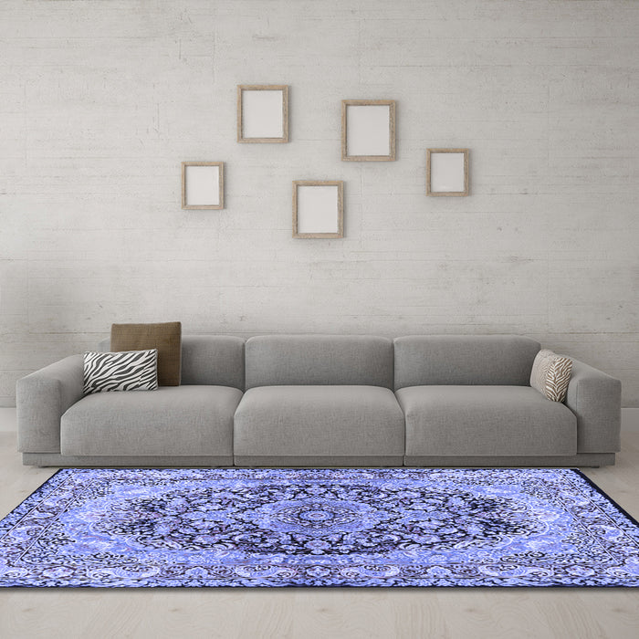 Machine Washable Persian Blue Traditional Rug in a Living Room, wshtr4689blu