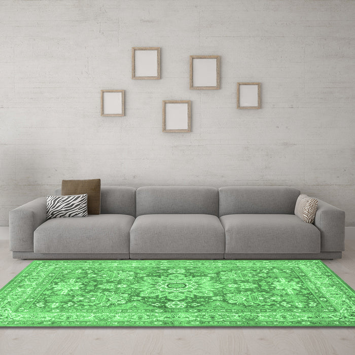 Machine Washable Medallion Emerald Green Traditional Area Rugs in a Living Room,, wshtr4690emgrn