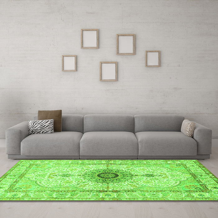 Machine Washable Medallion Green Traditional Area Rugs in a Living Room,, wshtr4691grn
