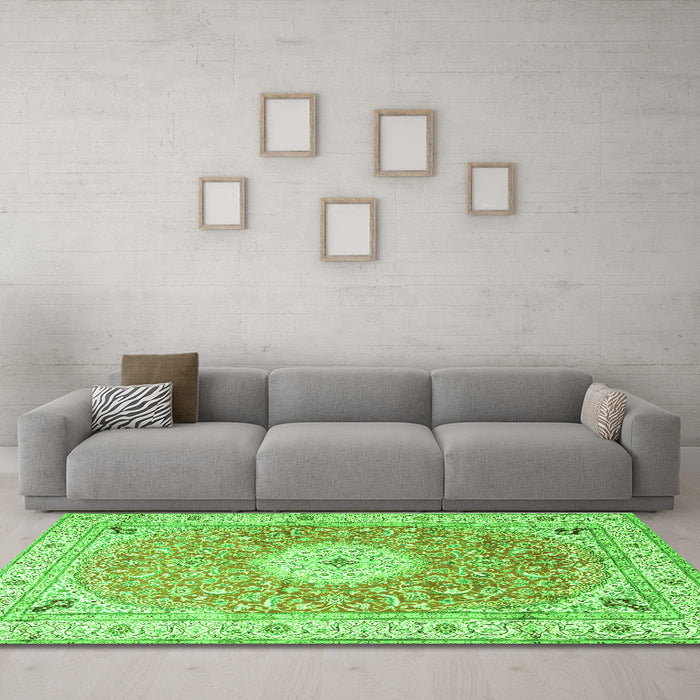 Machine Washable Medallion Green Traditional Area Rugs in a Living Room,, wshtr4697grn