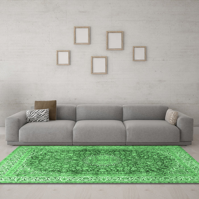 Machine Washable Oriental Emerald Green Traditional Area Rugs in a Living Room,, wshtr4698emgrn