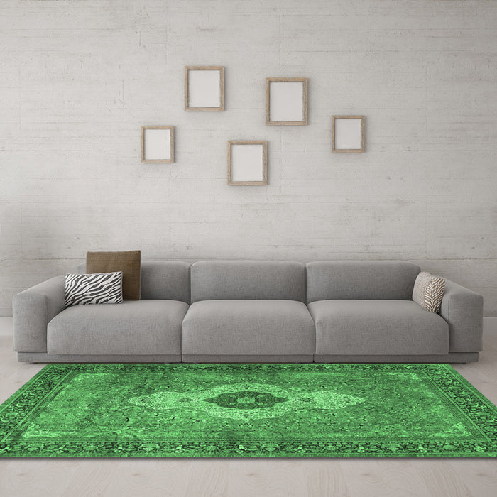 Machine Washable Medallion Emerald Green Traditional Area Rugs in a Living Room,, wshtr4699emgrn