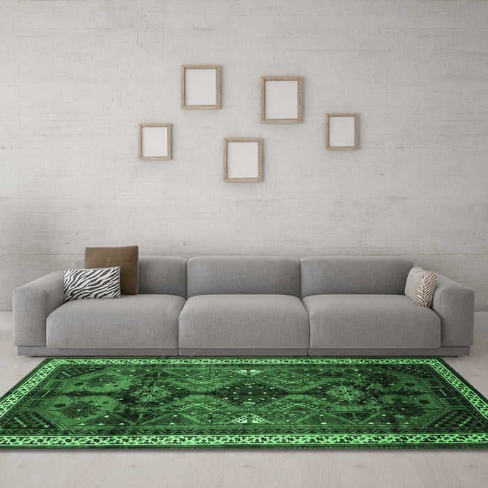 Machine Washable Persian Emerald Green Traditional Area Rugs in a Living Room,, wshtr46emgrn