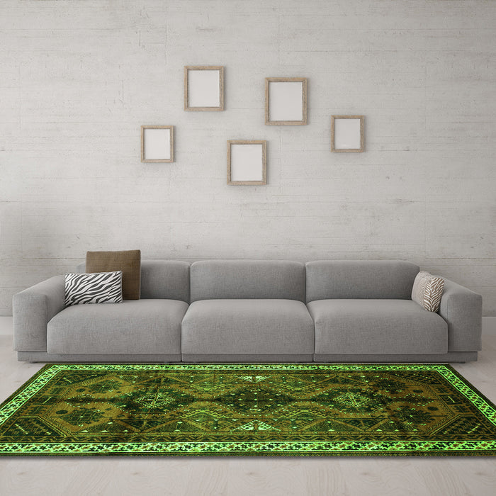 Machine Washable Persian Green Traditional Area Rugs in a Living Room,, wshtr46grn