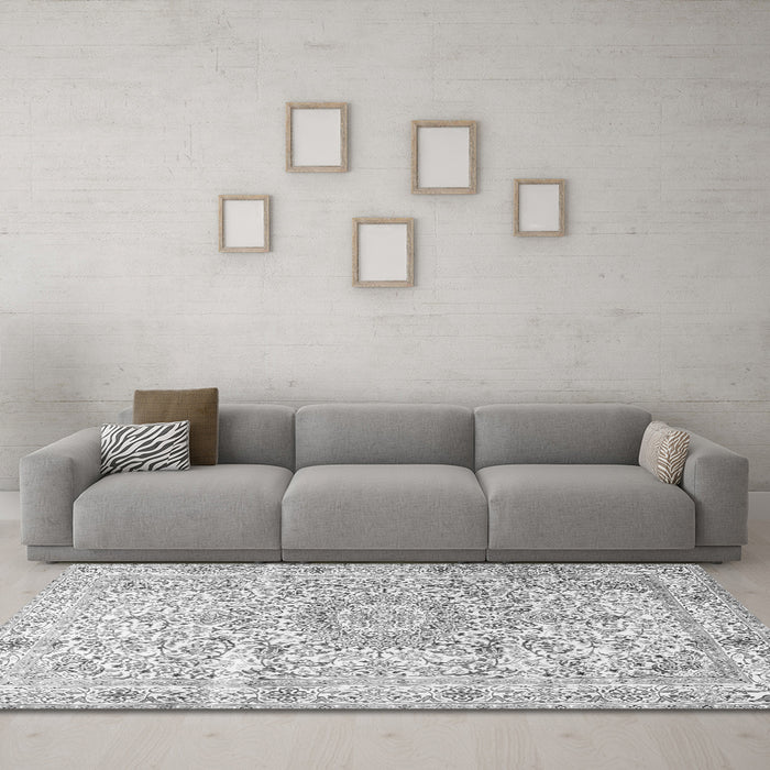 Machine Washable Persian Gray Traditional Rug in a Living Room,, wshtr4700gry