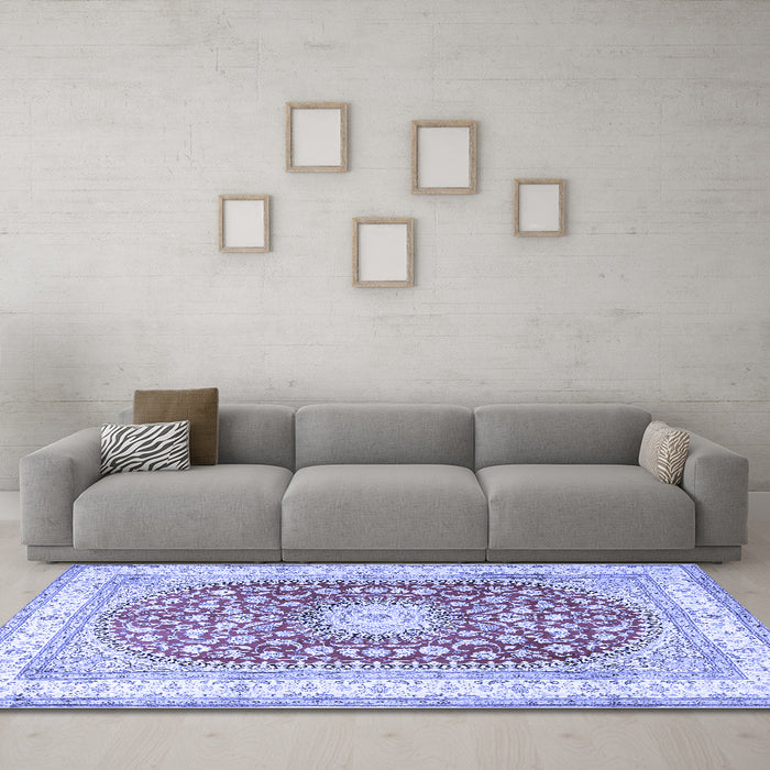 Machine Washable Persian Blue Traditional Rug in a Living Room, wshtr4701blu