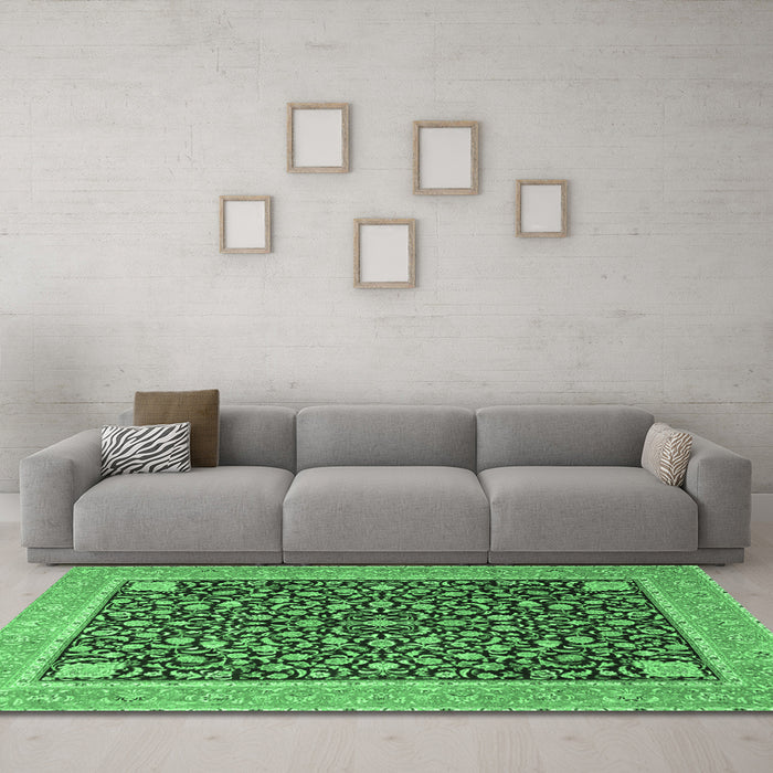 Machine Washable Persian Emerald Green Traditional Area Rugs in a Living Room,, wshtr4704emgrn