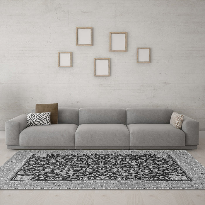 Machine Washable Persian Gray Traditional Rug in a Living Room,, wshtr4704gry