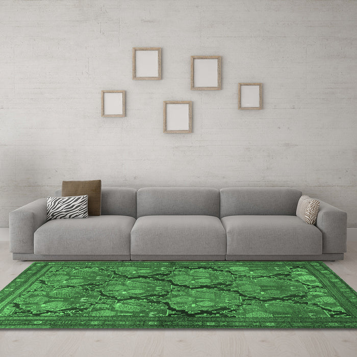 Machine Washable Persian Emerald Green Traditional Area Rugs in a Living Room,, wshtr4707emgrn