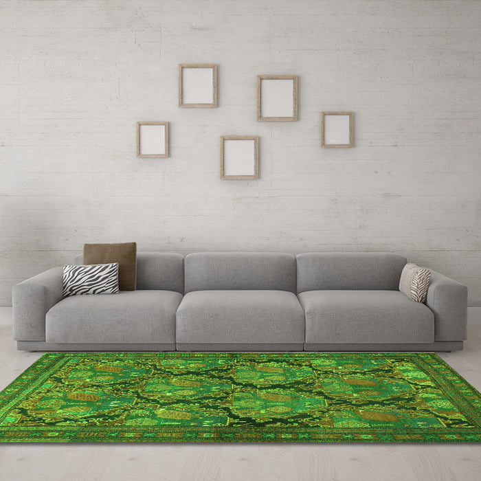 Machine Washable Persian Green Traditional Area Rugs in a Living Room,, wshtr4707grn