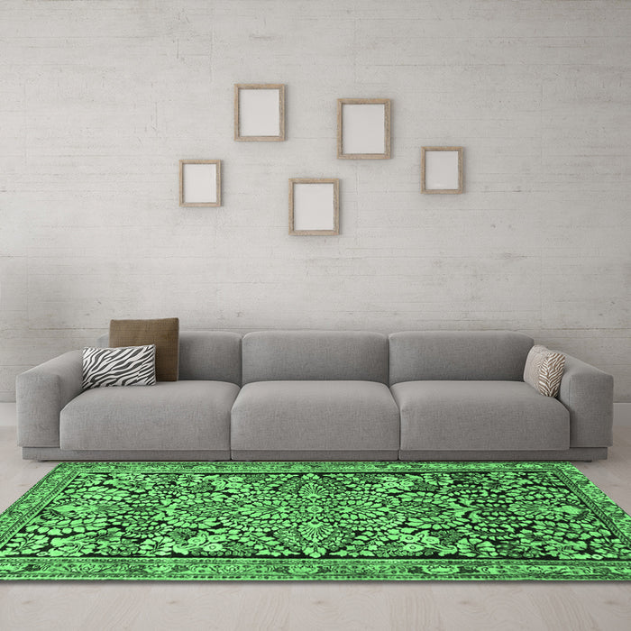 Machine Washable Persian Emerald Green Traditional Area Rugs in a Living Room,, wshtr4709emgrn