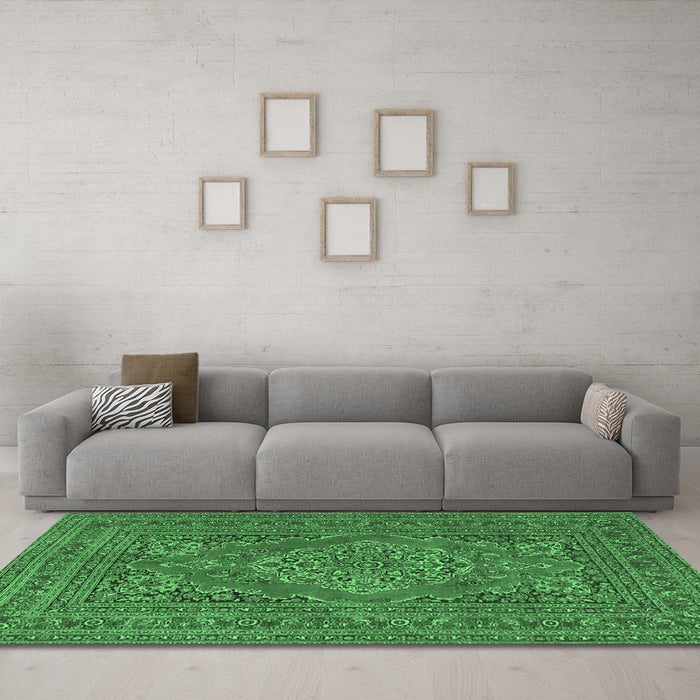 Machine Washable Medallion Emerald Green Traditional Area Rugs in a Living Room,, wshtr4710emgrn