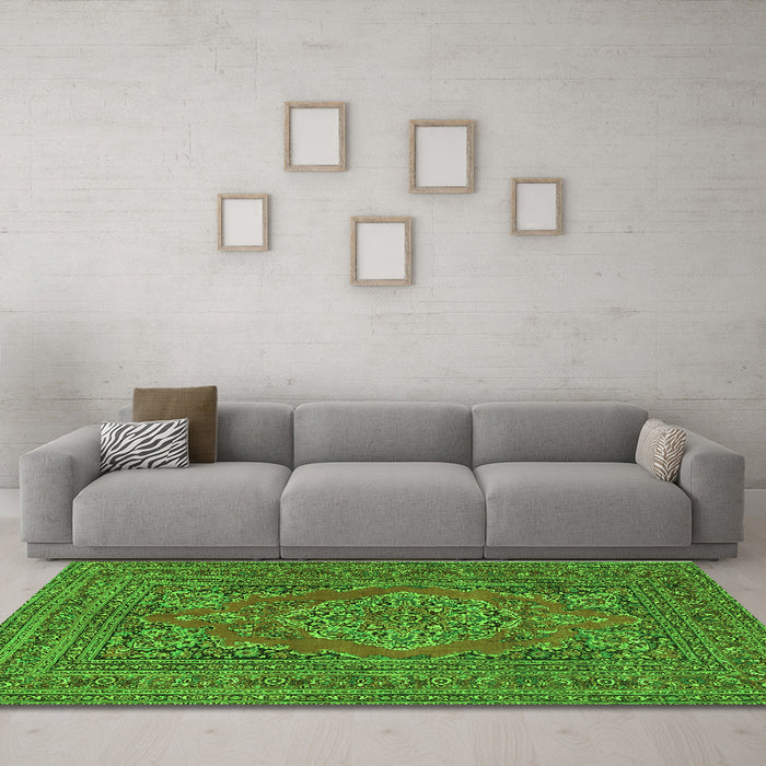 Machine Washable Medallion Green Traditional Area Rugs in a Living Room,, wshtr4710grn