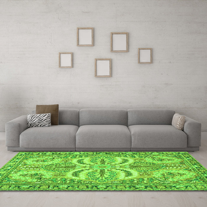 Machine Washable Persian Green Traditional Area Rugs in a Living Room,, wshtr4713grn