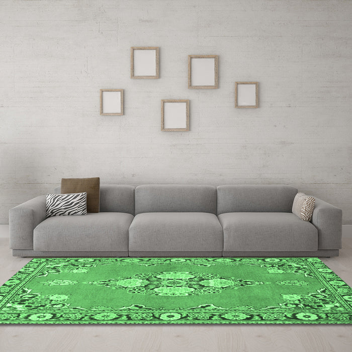 Machine Washable Persian Emerald Green Traditional Area Rugs in a Living Room,, wshtr4715emgrn
