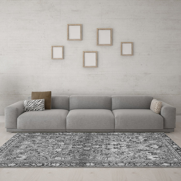 Machine Washable Persian Gray Traditional Rug in a Living Room,, wshtr4717gry