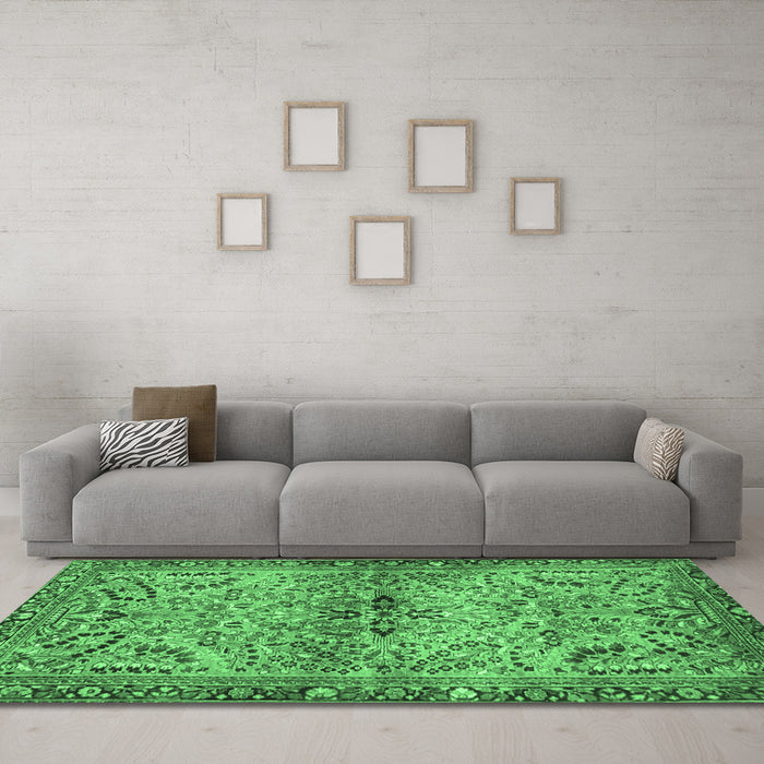 Machine Washable Persian Emerald Green Traditional Area Rugs in a Living Room,, wshtr4718emgrn