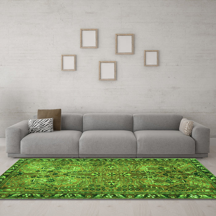 Machine Washable Persian Green Traditional Area Rugs in a Living Room,, wshtr4720grn