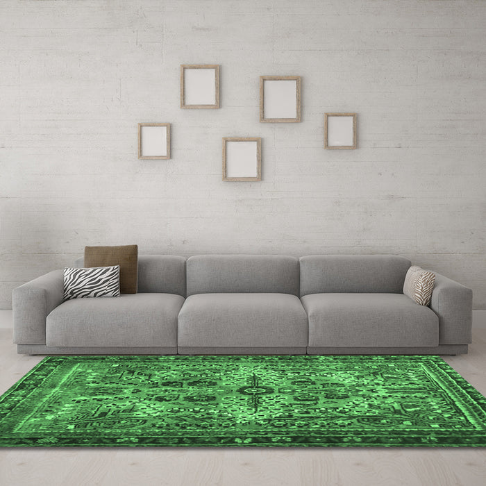 Machine Washable Persian Emerald Green Traditional Area Rugs in a Living Room,, wshtr4721emgrn