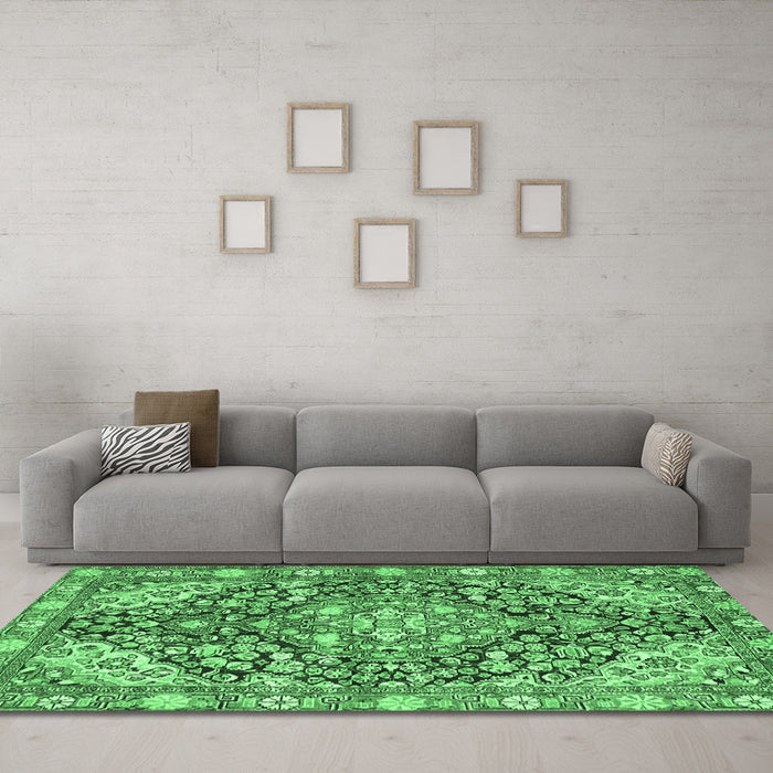 Machine Washable Medallion Emerald Green Traditional Area Rugs in a Living Room,, wshtr4723emgrn