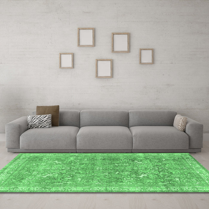Machine Washable Persian Emerald Green Traditional Area Rugs in a Living Room,, wshtr4730emgrn