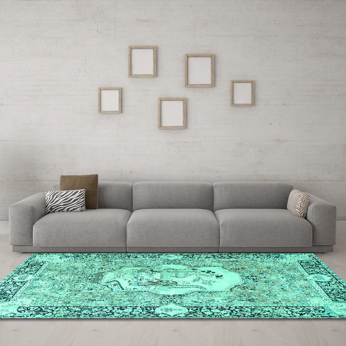 Machine Washable Persian Turquoise Traditional Area Rugs in a Living Room,, wshtr4731turq