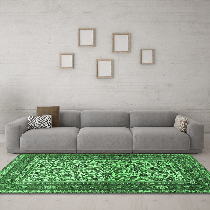 Machine Washable Persian Emerald Green Traditional Area Rugs in a Living Room,, wshtr4732emgrn