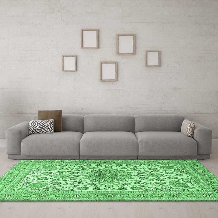 Machine Washable Medallion Emerald Green Traditional Area Rugs in a Living Room,, wshtr4735emgrn