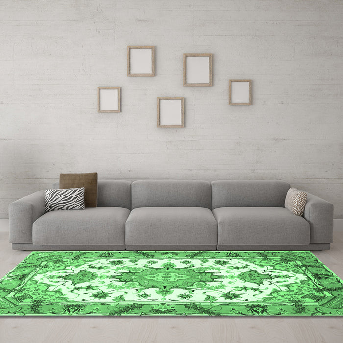 Machine Washable Medallion Emerald Green Traditional Area Rugs in a Living Room,, wshtr4736emgrn