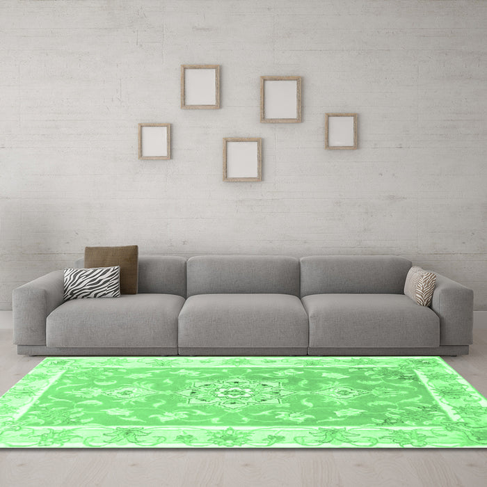 Machine Washable Medallion Emerald Green Traditional Area Rugs in a Living Room,, wshtr4739emgrn